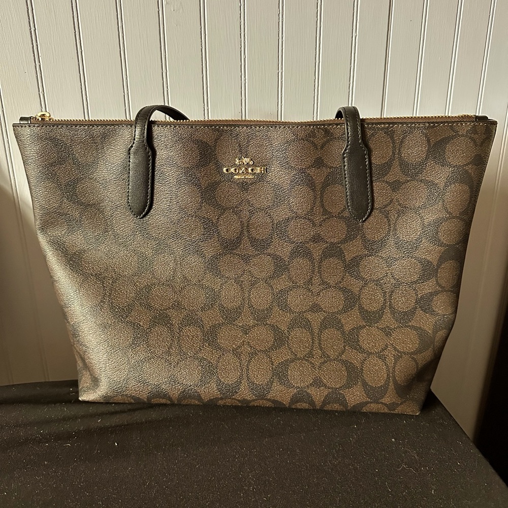 Coach Gallery Tote Bag In Signature Canvas